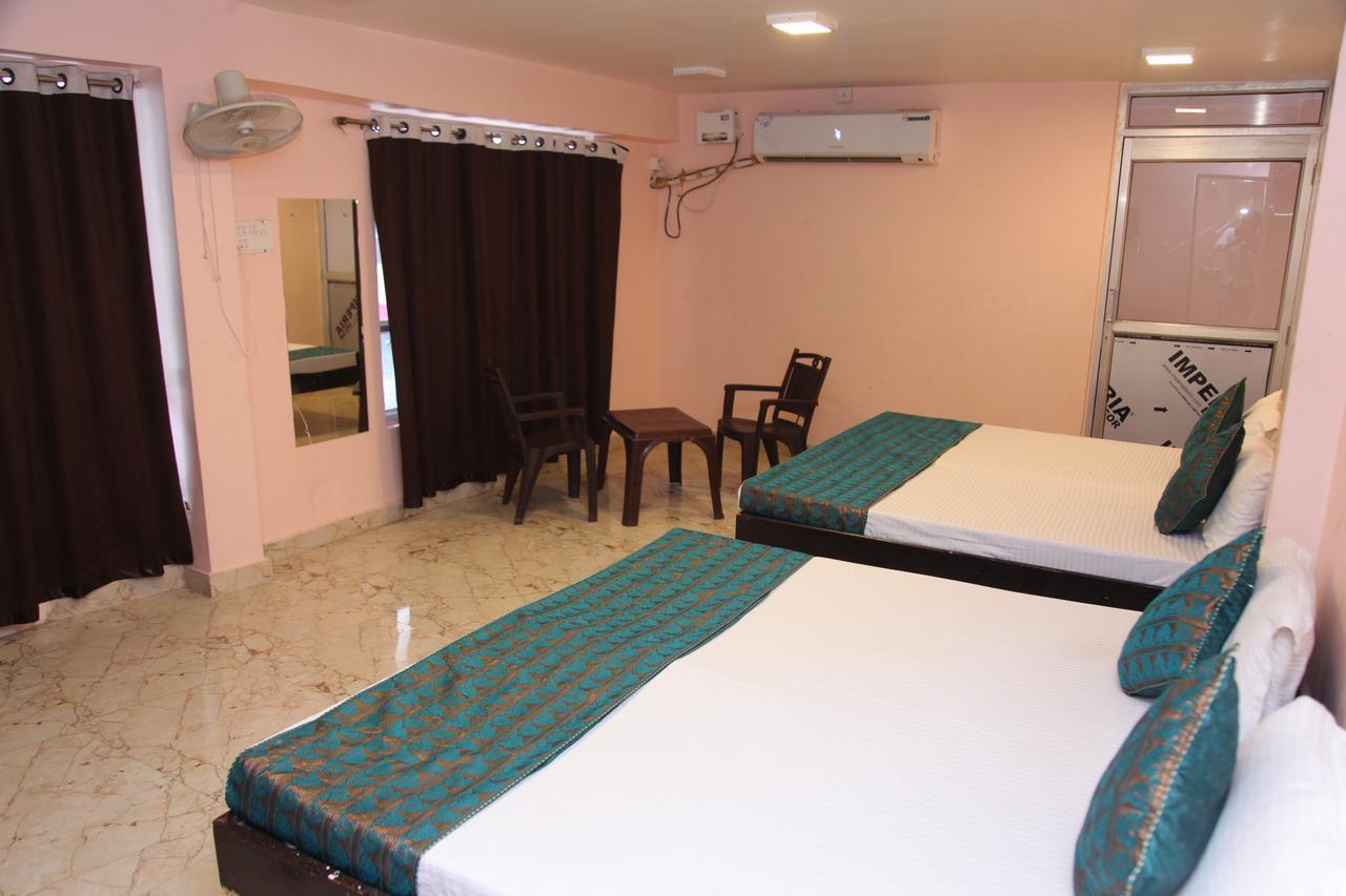 Munaro Hotels & Resorts Varanasi Bagian luar foto