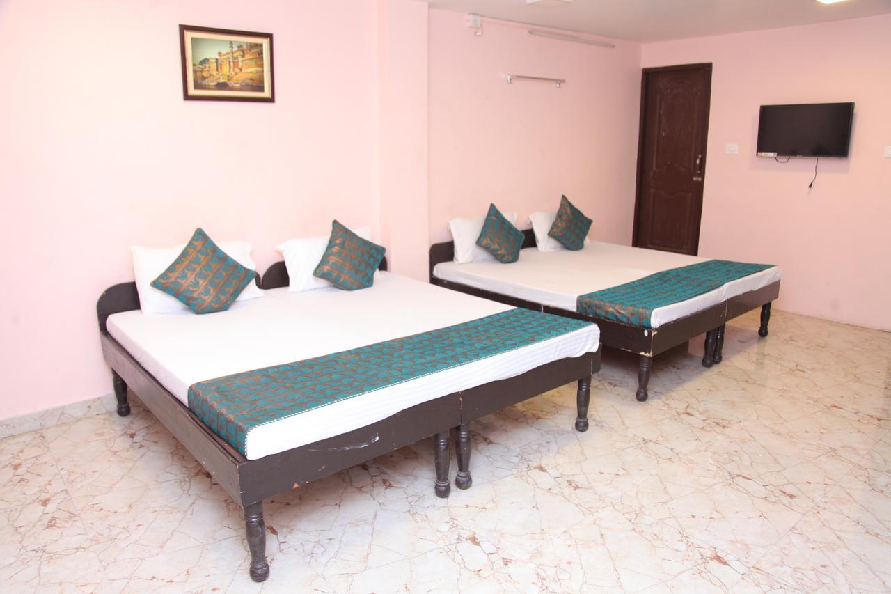 Munaro Hotels & Resorts Varanasi Bagian luar foto